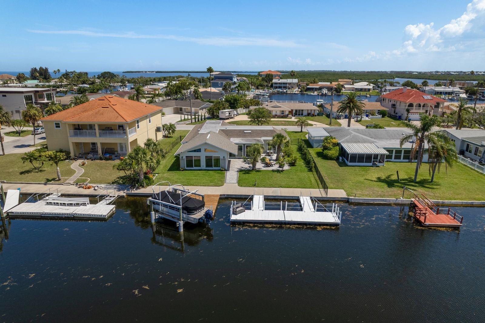 Listing photo id 44 for 3626 Corsair Court