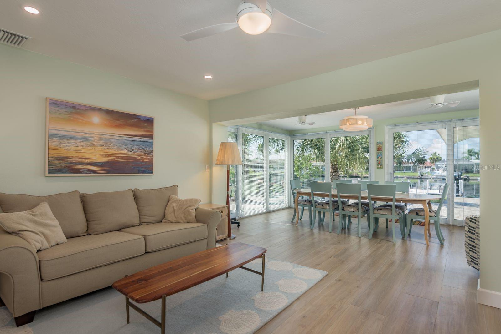 Listing photo id 3 for 3626 Corsair Court