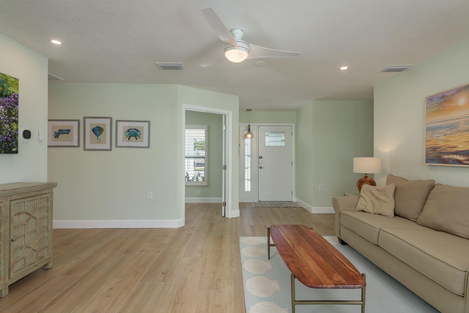 Listing photo id 4 for 3626 Corsair Court