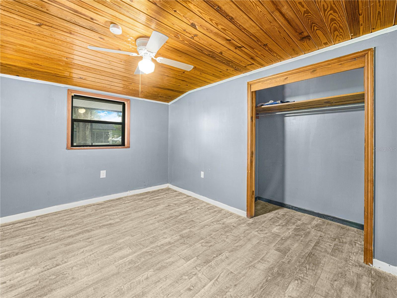 Image 13 of 23 For 2120 Dille Street