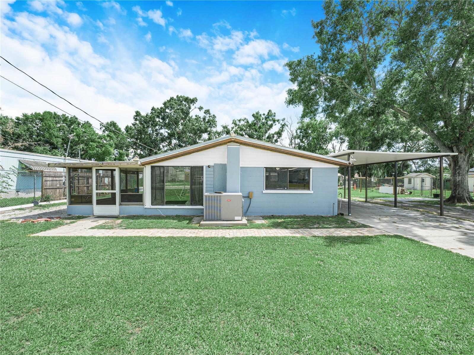 Image 2 of 23 For 2120 Dille Street