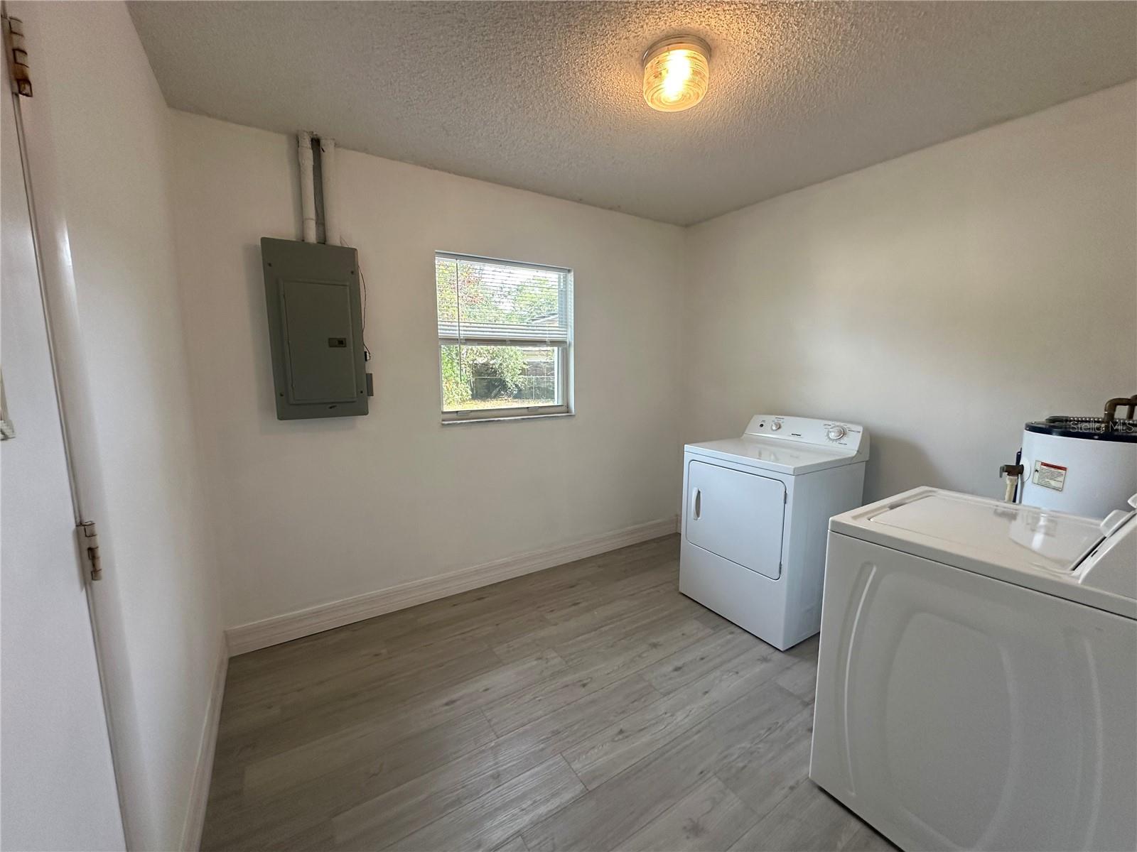 Image 21 of 31 For 4535 Weston Court