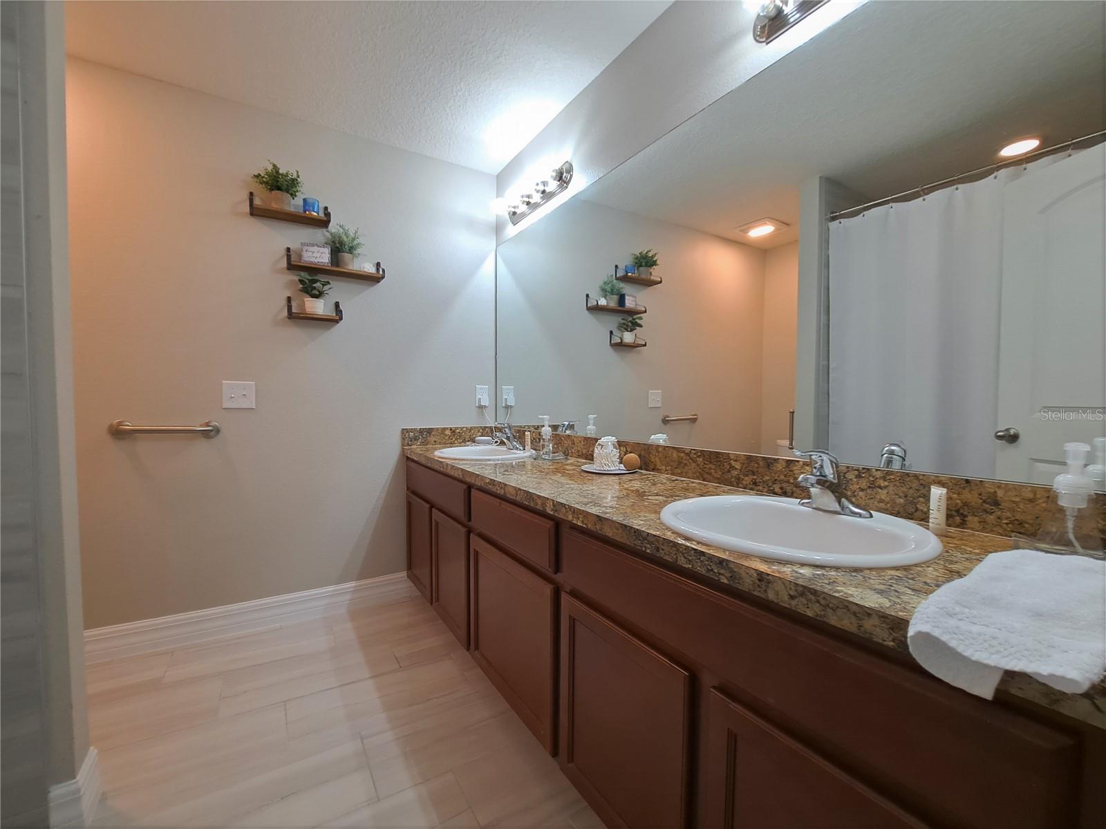 Image 12 of 19 For 5513 Maggiore Boulevard