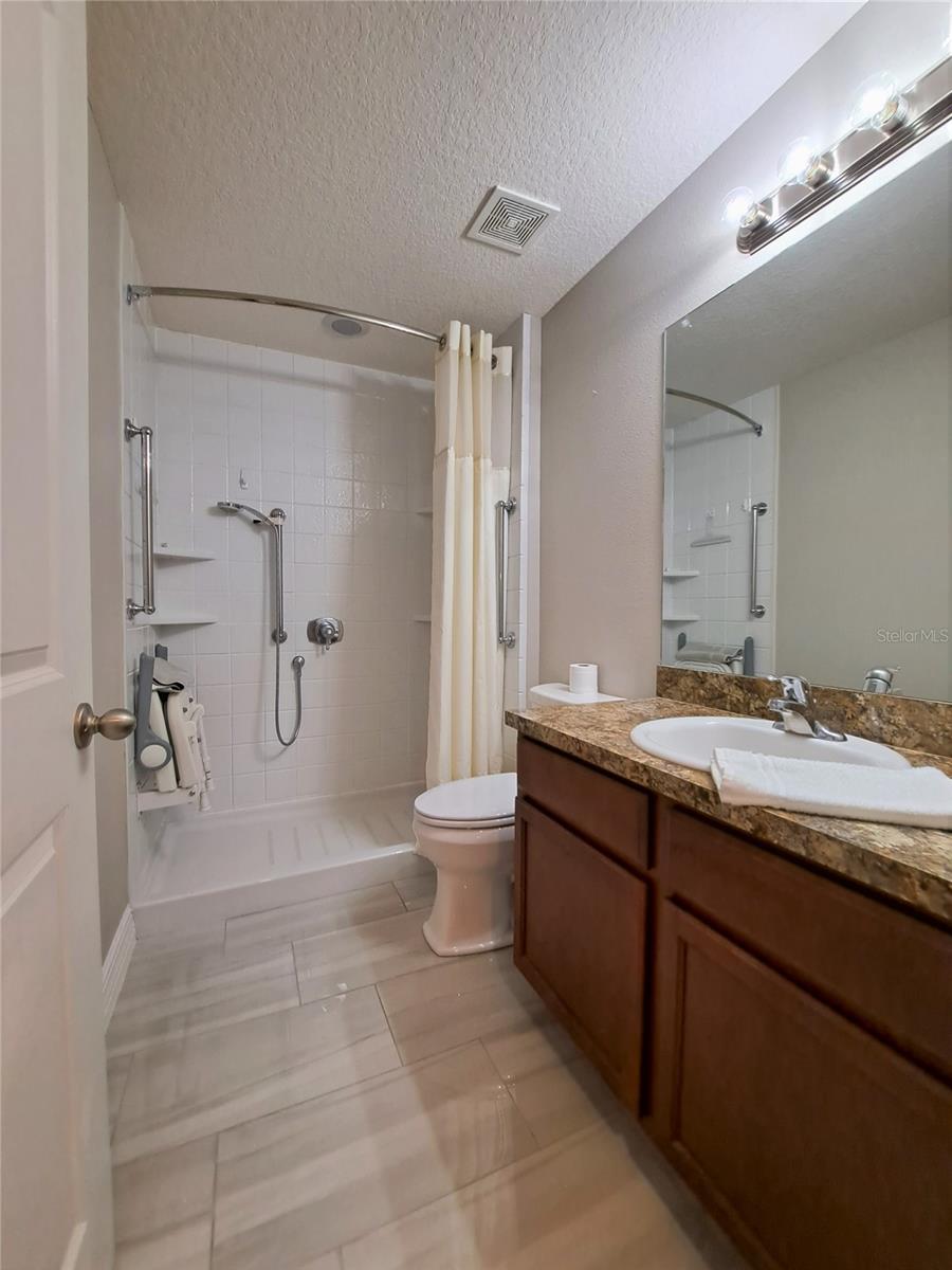 Image 14 of 19 For 5513 Maggiore Boulevard