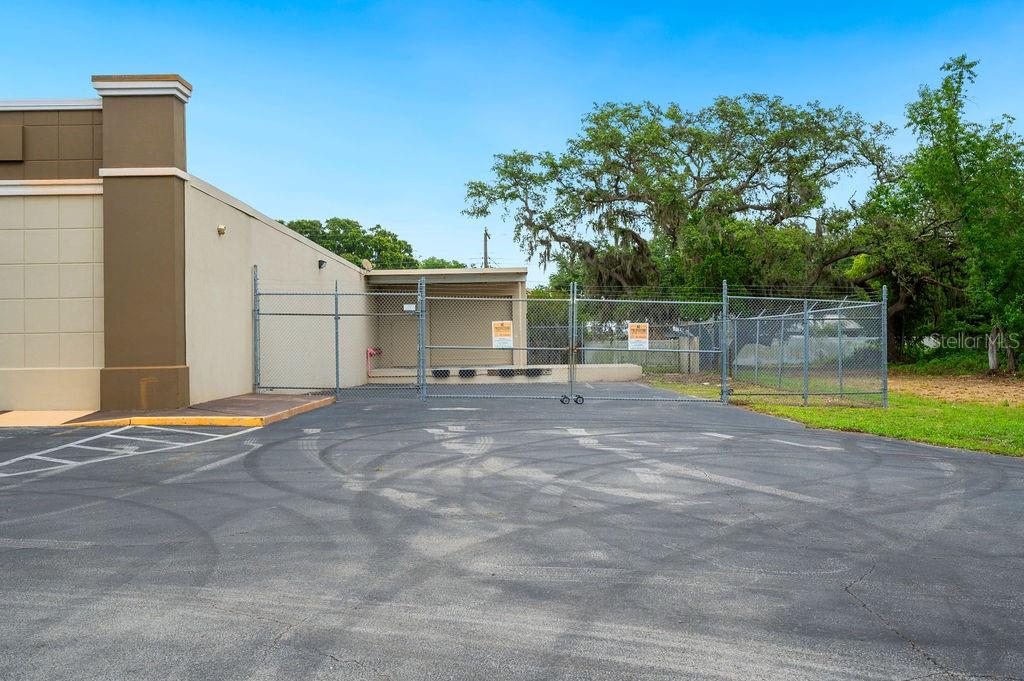 Image 4 of 43 For 1225 Combee Road