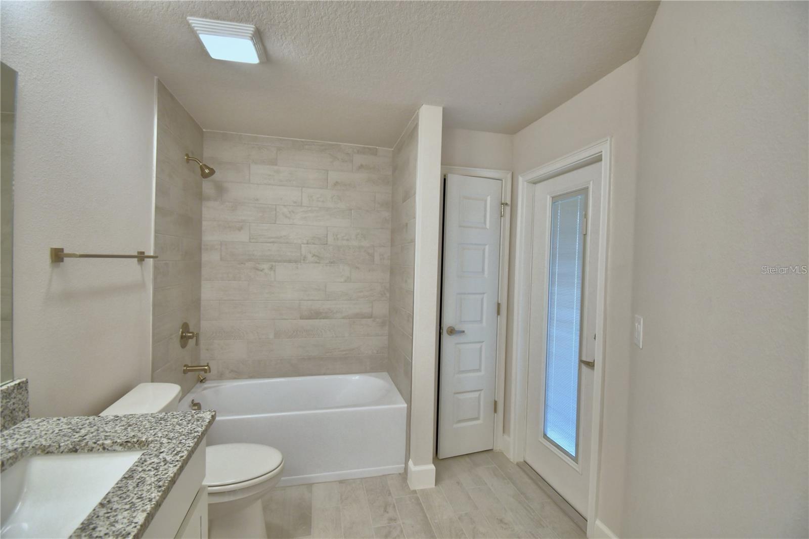 Image 19 of 23 For 4306 Juliana Lake Drive
