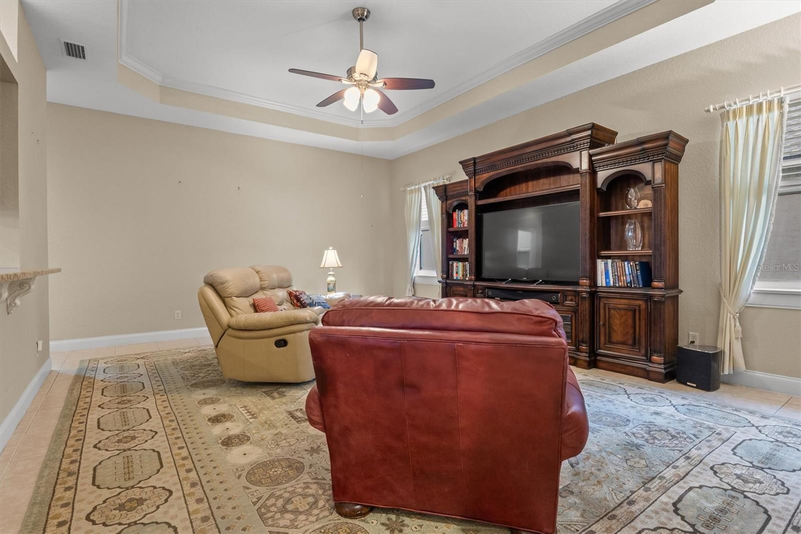 Listing photo id 10 for 2593 Colonel Ford Drive