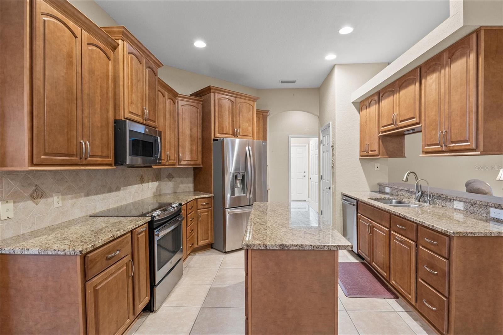 Listing photo id 17 for 2593 Colonel Ford Drive