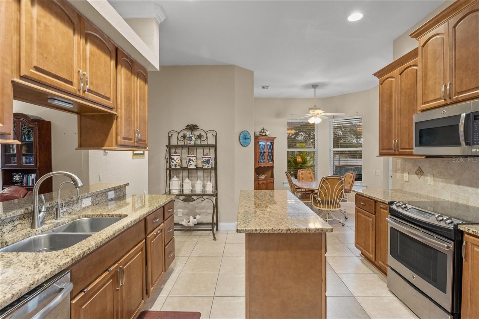 Listing photo id 18 for 2593 Colonel Ford Drive