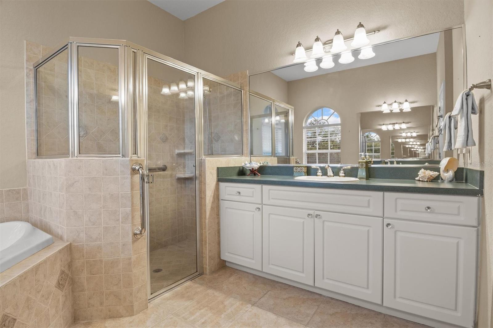 Listing photo id 24 for 2593 Colonel Ford Drive