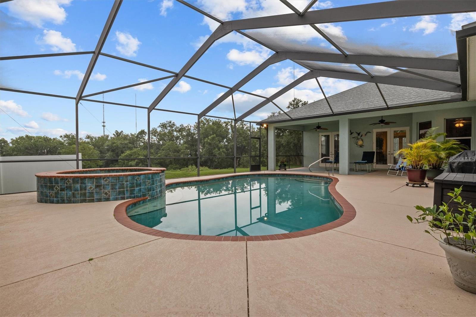 Listing photo id 37 for 2593 Colonel Ford Drive