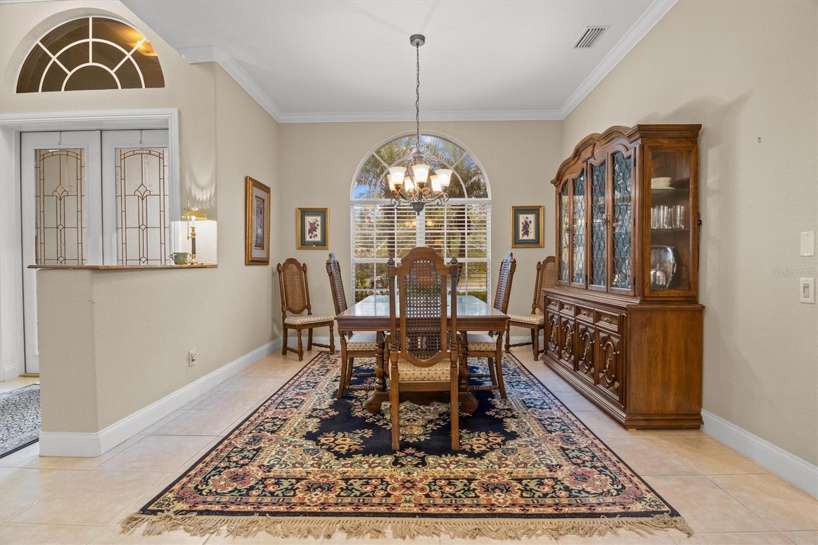 Listing photo id 5 for 2593 Colonel Ford Drive