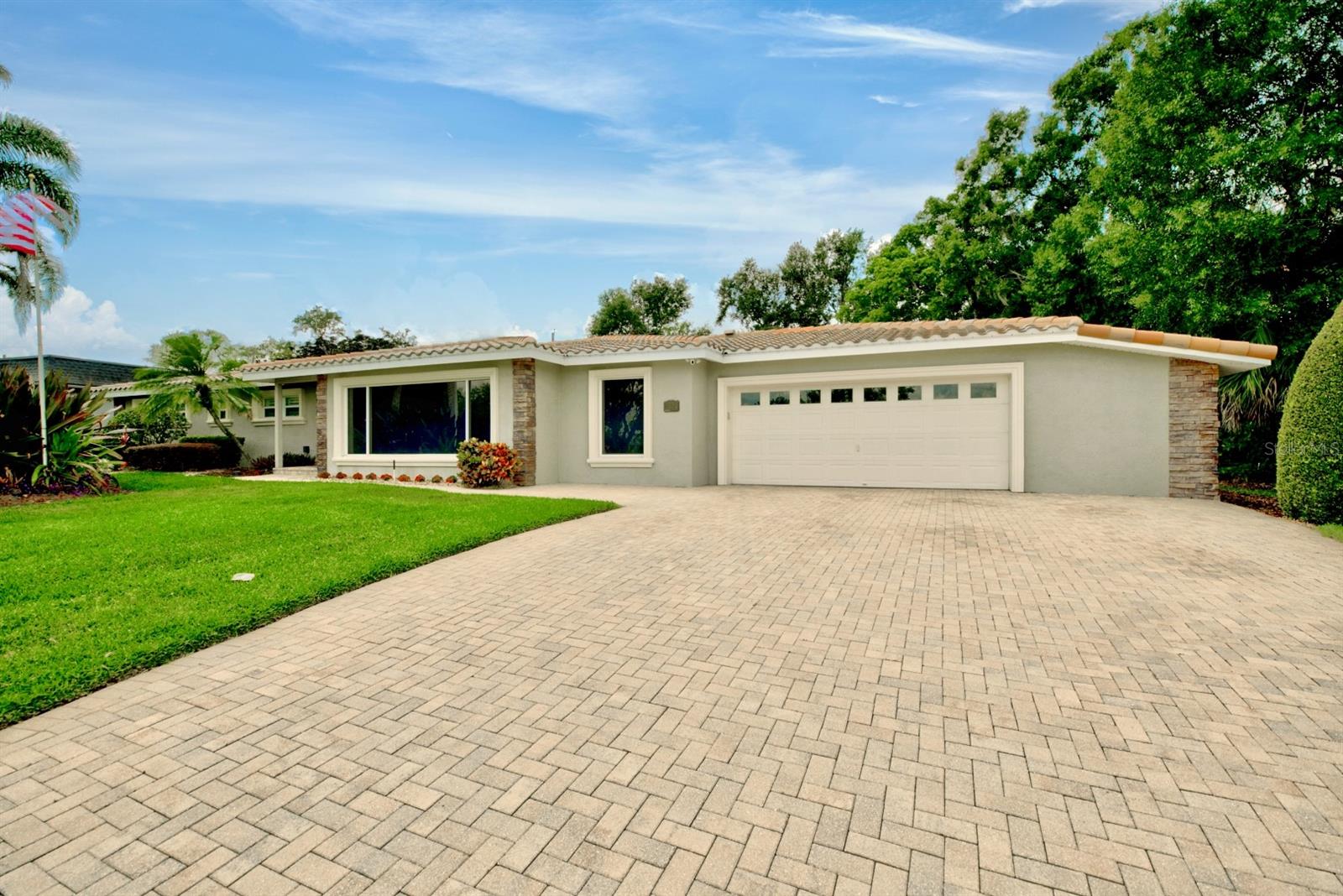 Image 3 of 73 For 1235 Lake Point Drive