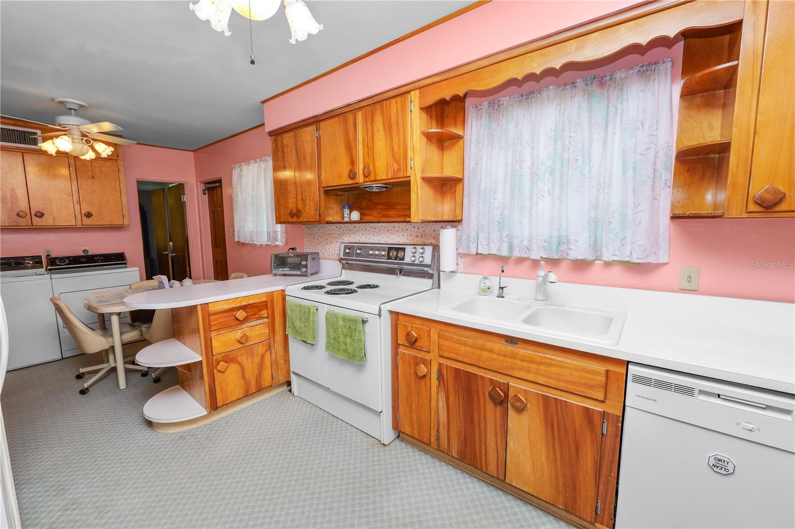 Image 12 of 38 For 111 Orange Street