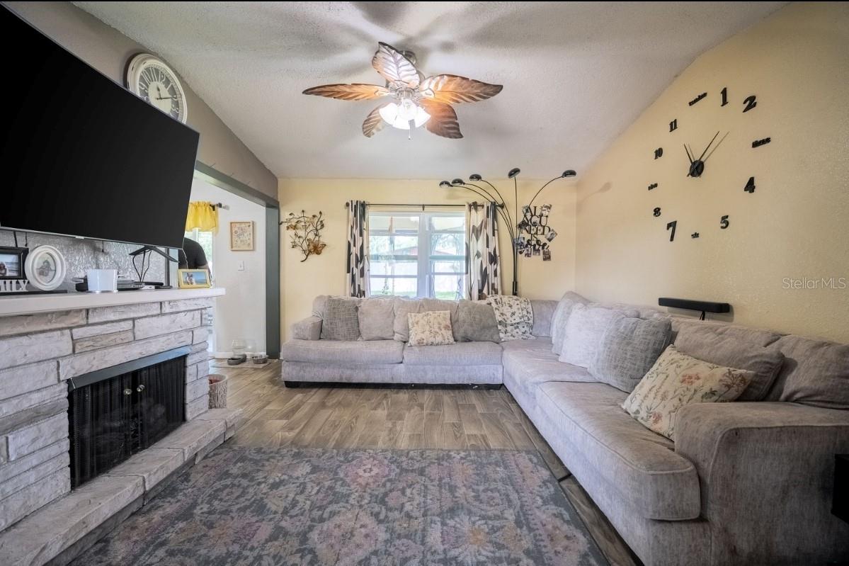 Image 4 of 24 For 1434 Country Ridge Drive
