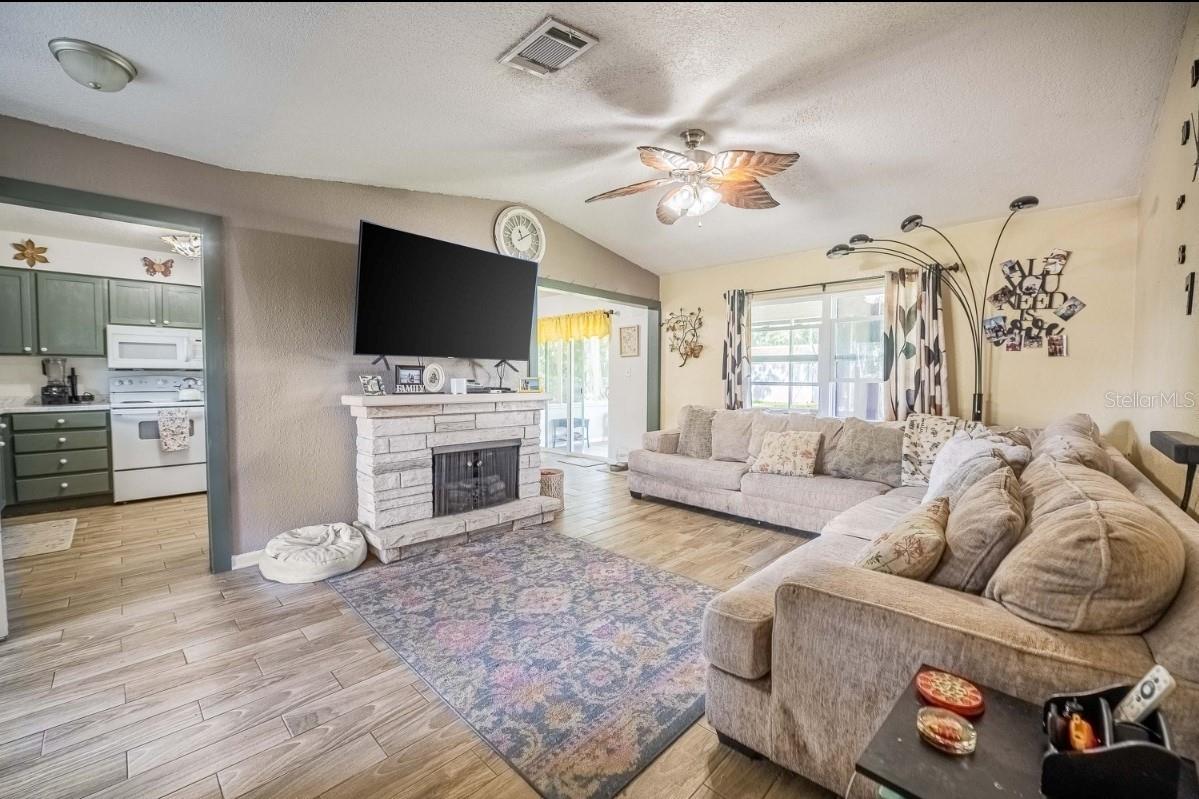 Image 5 of 24 For 1434 Country Ridge Drive