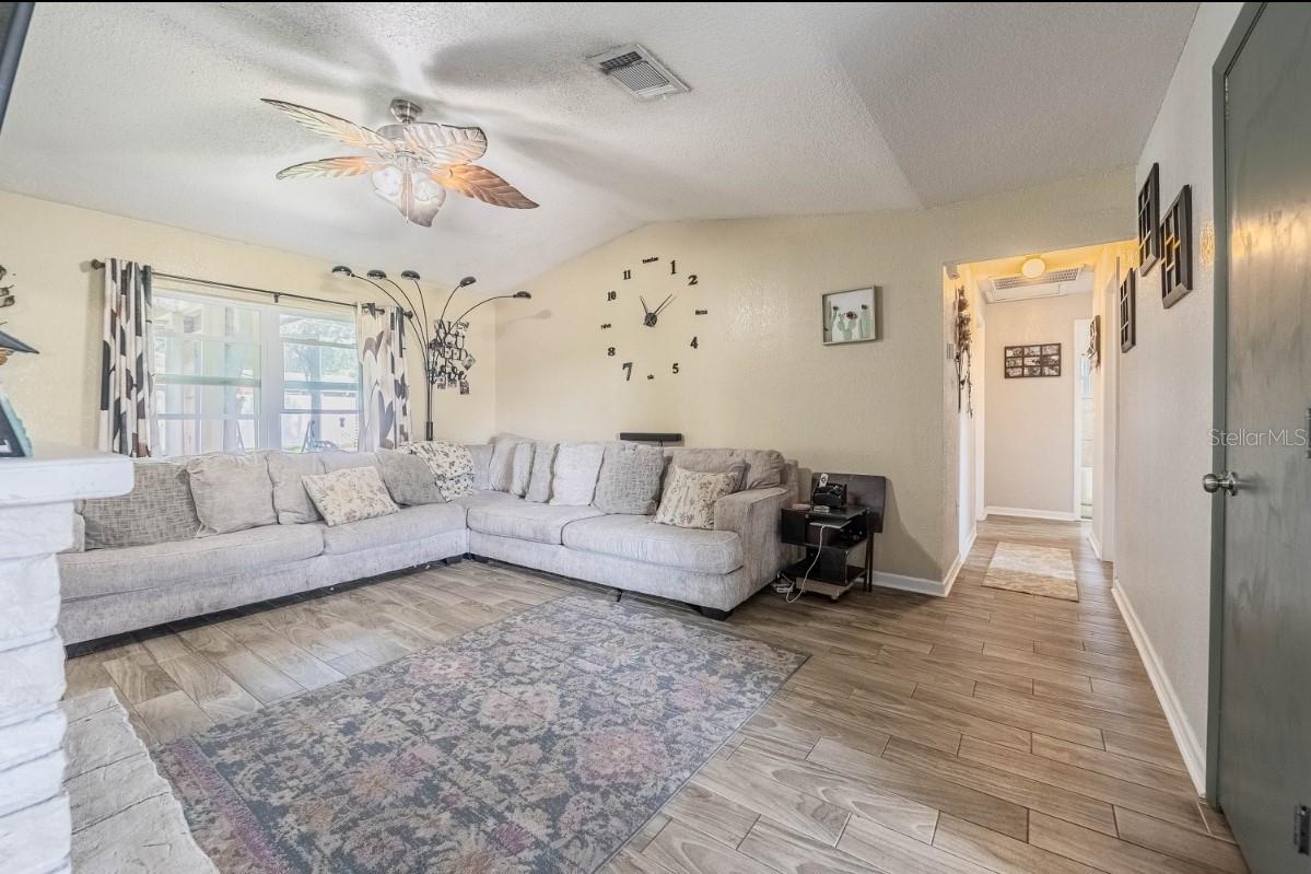 Image 6 of 24 For 1434 Country Ridge Drive