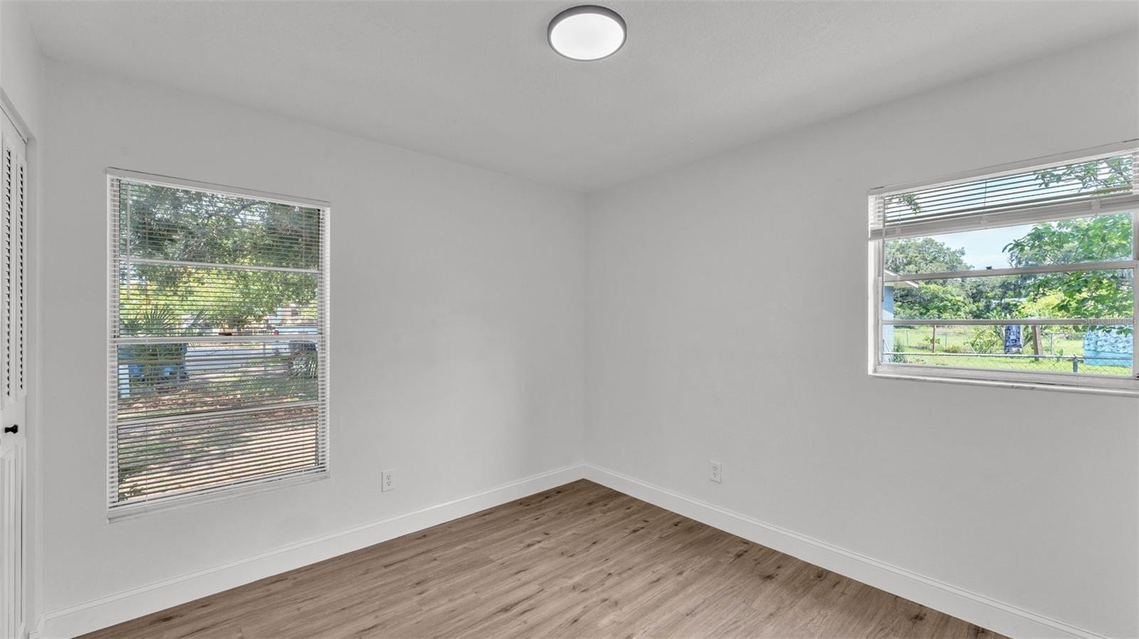 Image 16 of 22 For 408 Sycamore Street Sw