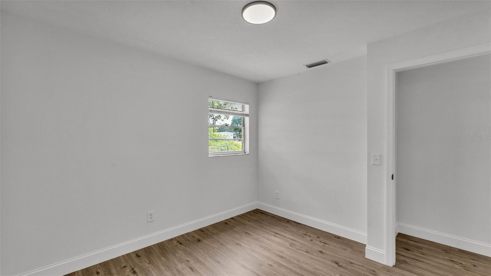 Image 17 of 22 For 408 Sycamore Street Sw
