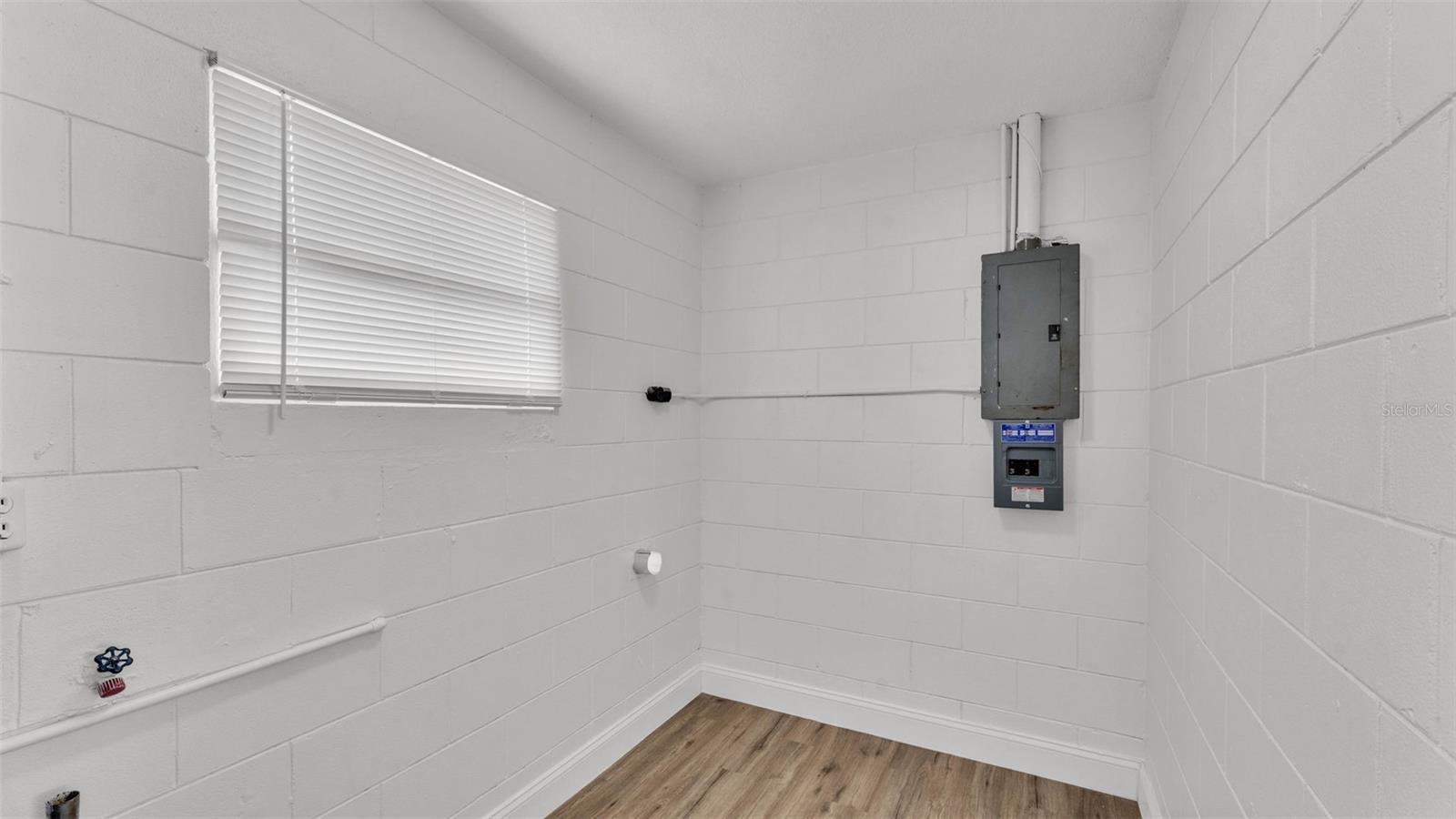 Image 18 of 22 For 408 Sycamore Street Sw