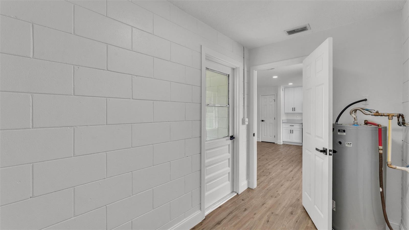 Image 19 of 22 For 408 Sycamore Street Sw