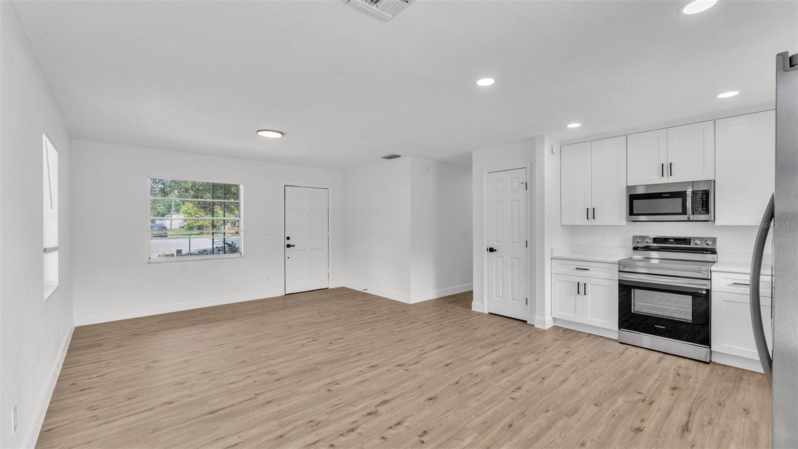 Image 4 of 22 For 408 Sycamore Street Sw