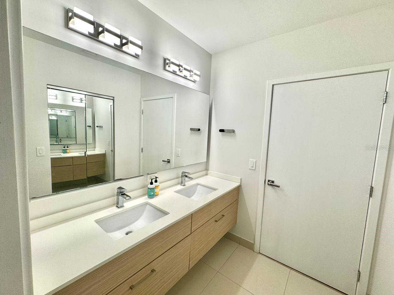 Image 20 of 43 For 600 27th Street 604