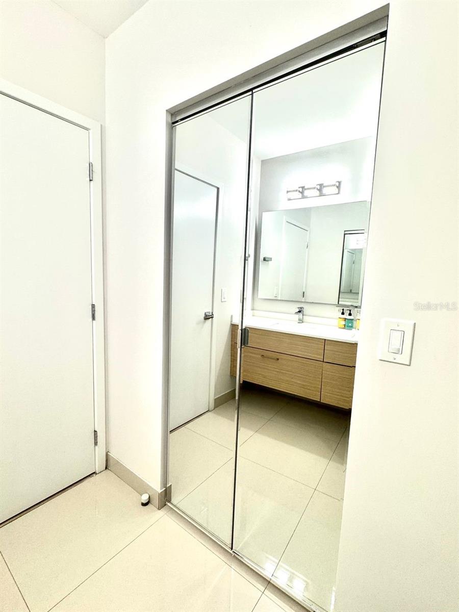 Image 21 of 43 For 600 27th Street 604