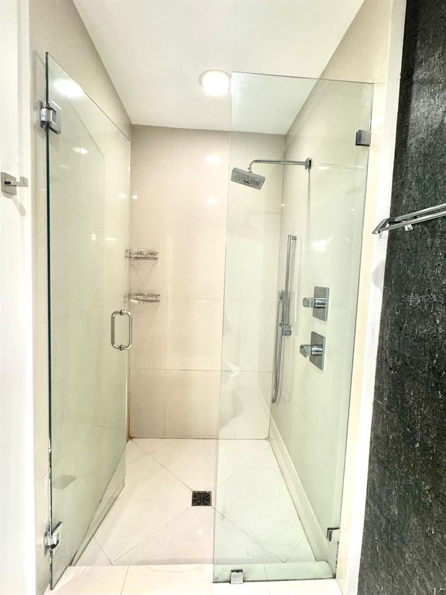 Image 24 of 43 For 600 27th Street 604