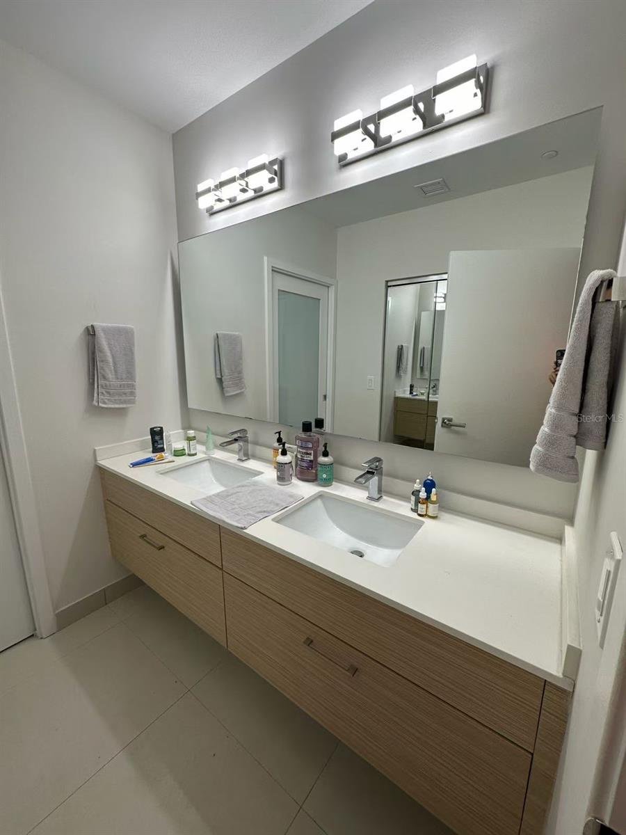 Image 6 of 11 For 600 27th Street 604