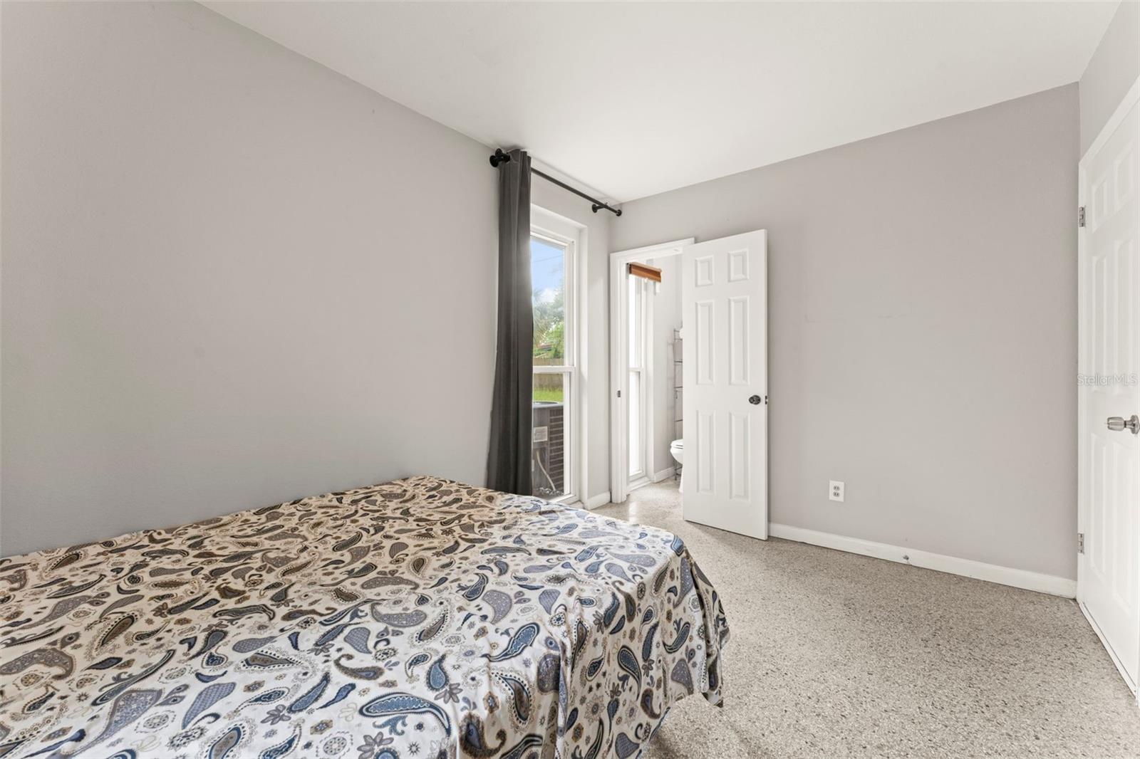 Image 13 of 29 For 1018 Briarwood Avenue
