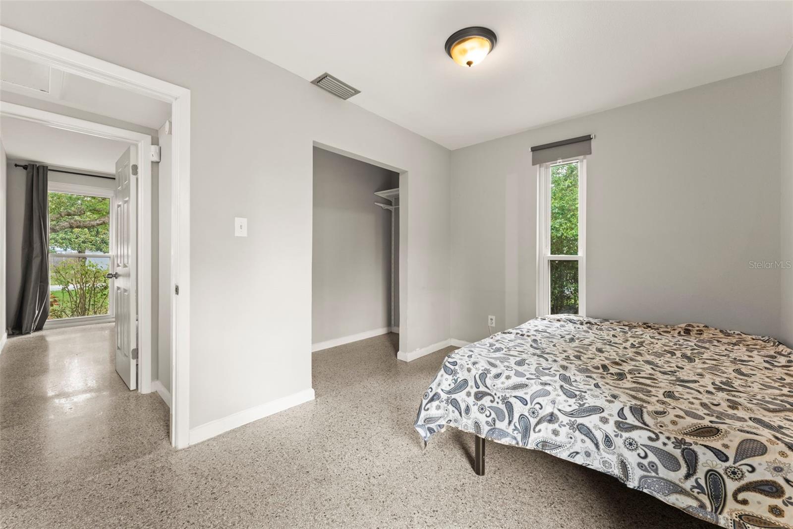 Image 14 of 29 For 1018 Briarwood Avenue