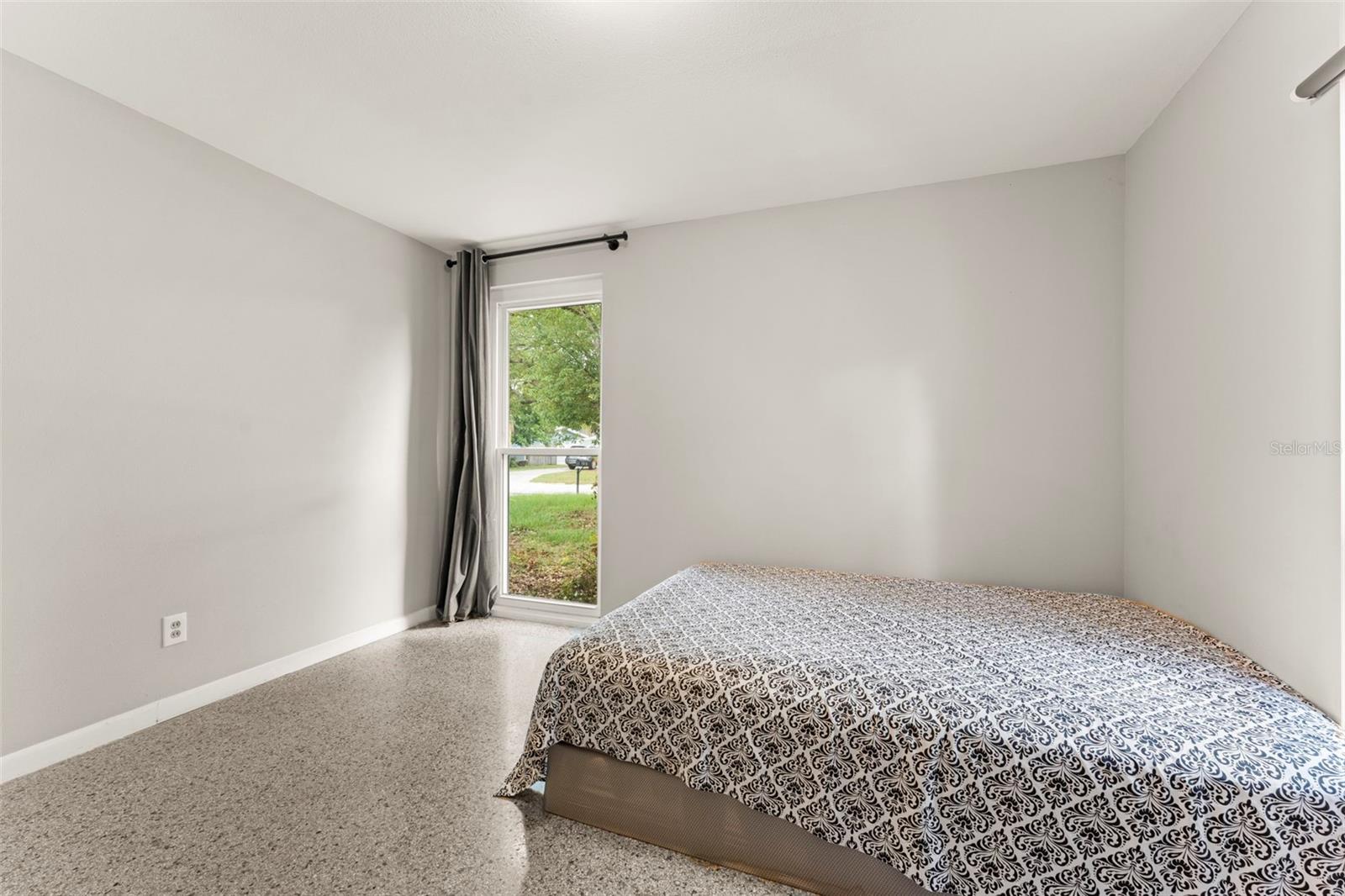 Image 16 of 29 For 1018 Briarwood Avenue