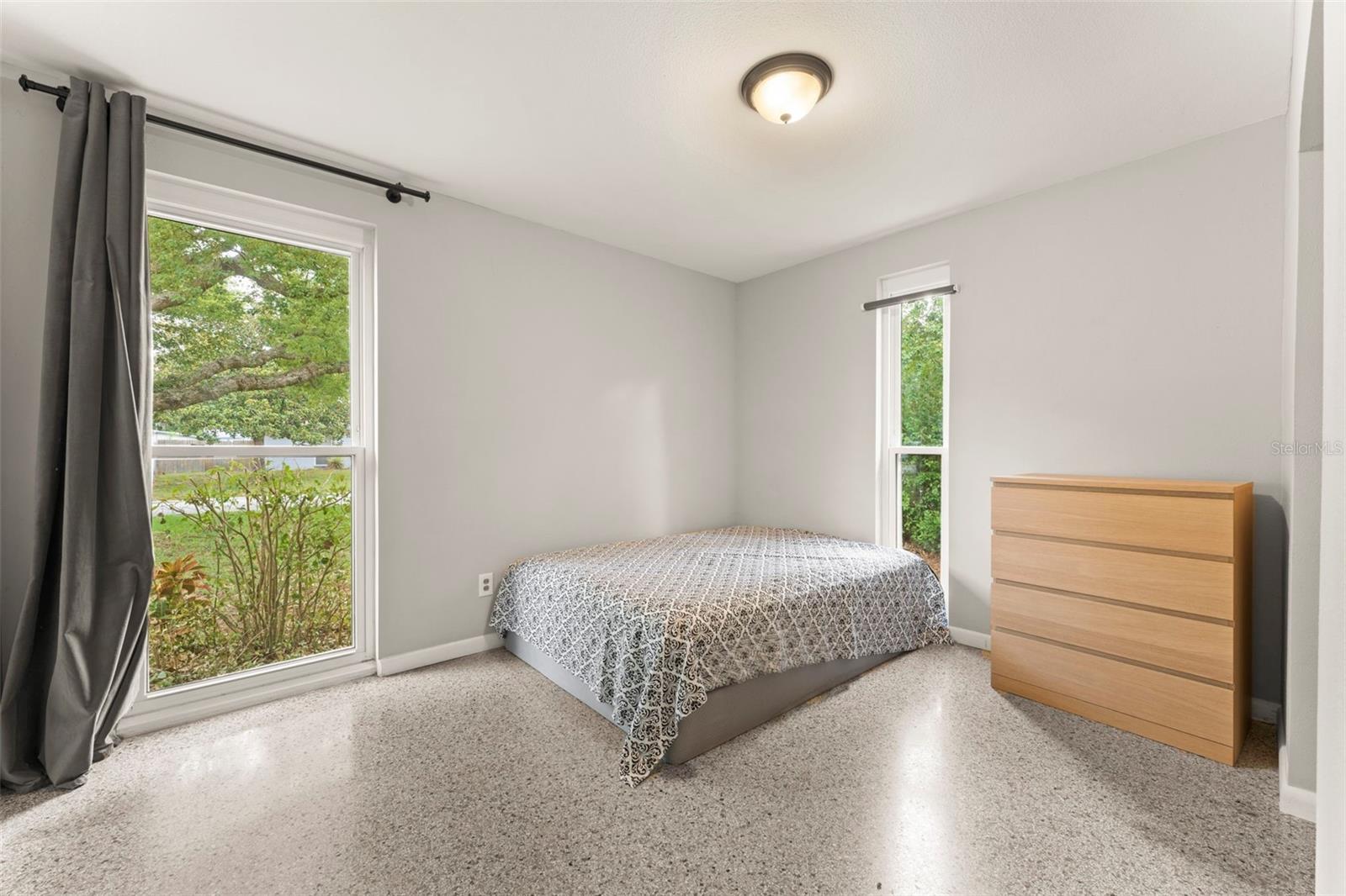 Image 18 of 29 For 1018 Briarwood Avenue