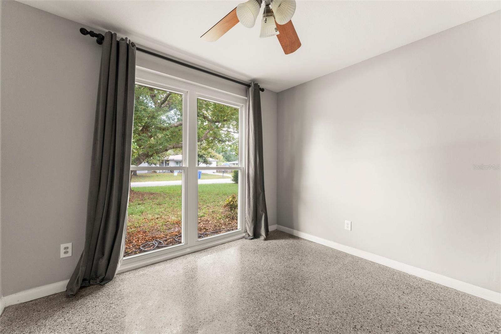 Image 19 of 29 For 1018 Briarwood Avenue