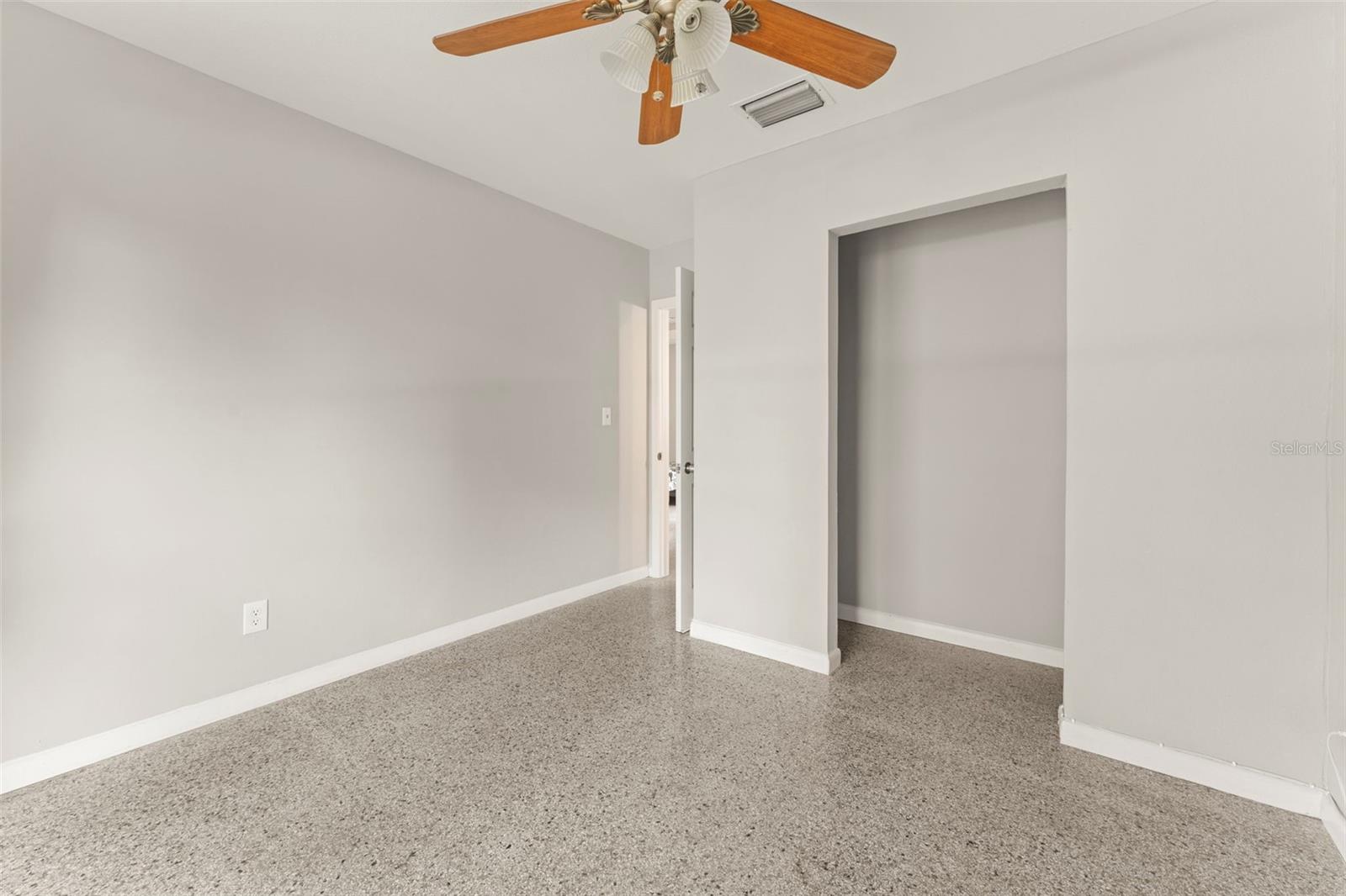 Image 20 of 29 For 1018 Briarwood Avenue