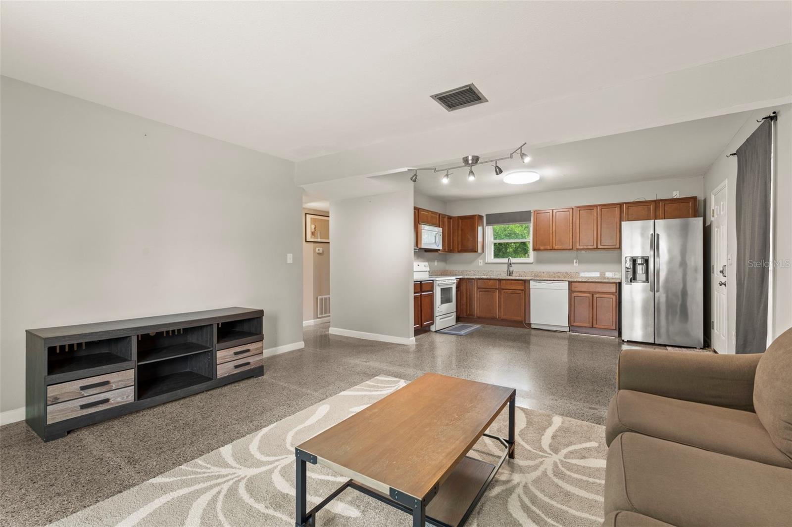 Image 4 of 29 For 1018 Briarwood Avenue