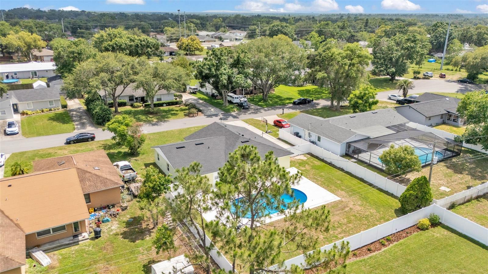 Image 43 of 44 For 934 Point View Lane