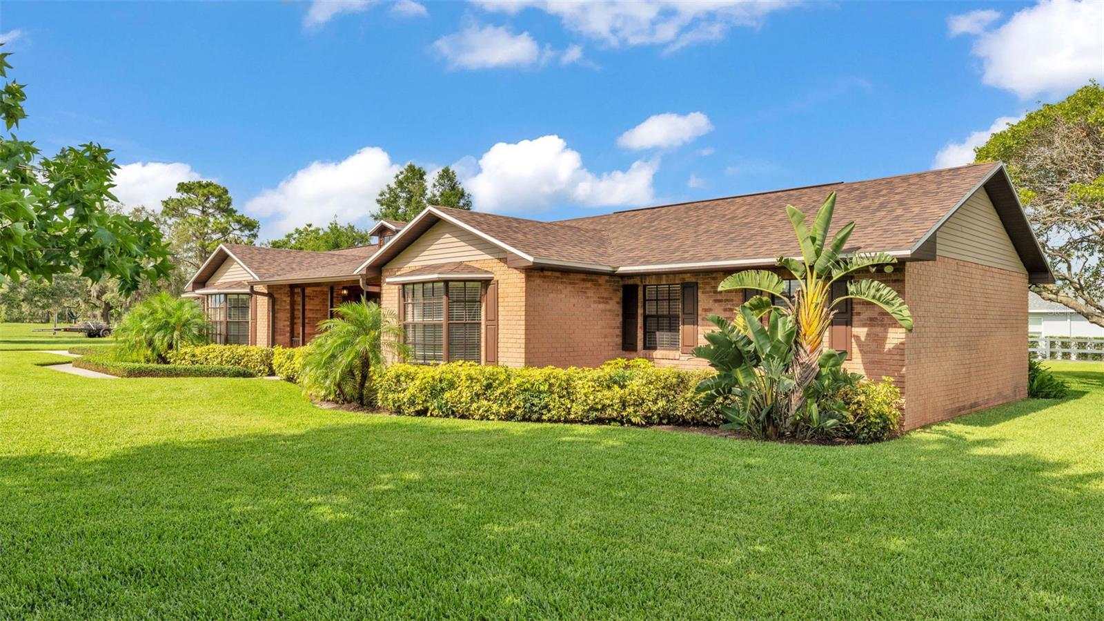 Image 4 of 54 For 118 Caloosa Drive