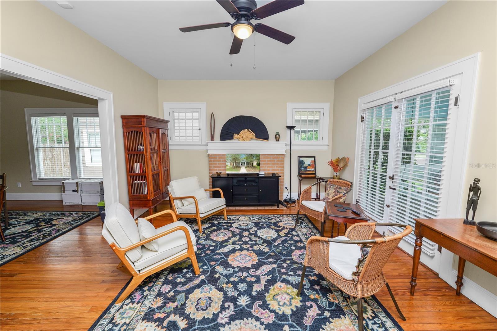 Image 10 of 42 For 817 College Avenue