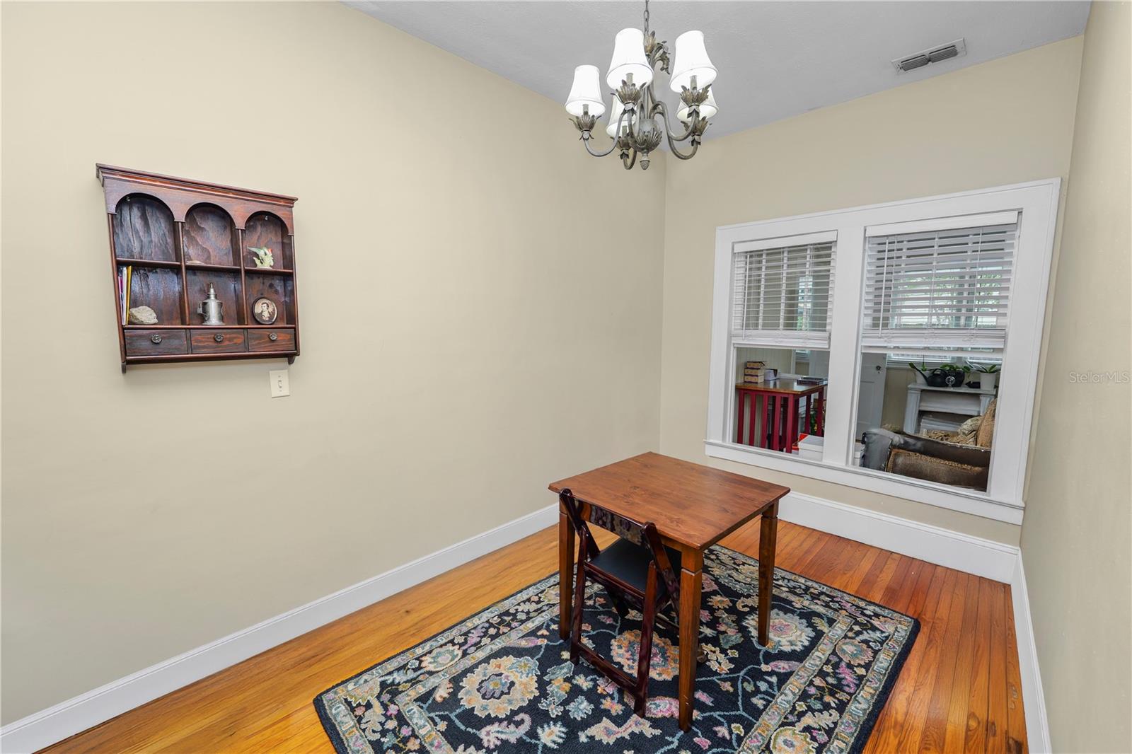 Image 14 of 42 For 817 College Avenue