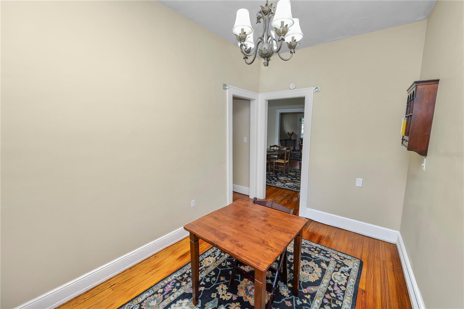Image 15 of 42 For 817 College Avenue