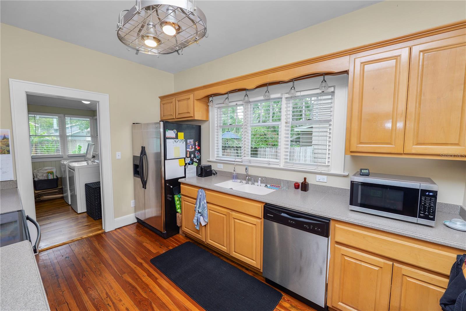 Image 18 of 42 For 817 College Avenue
