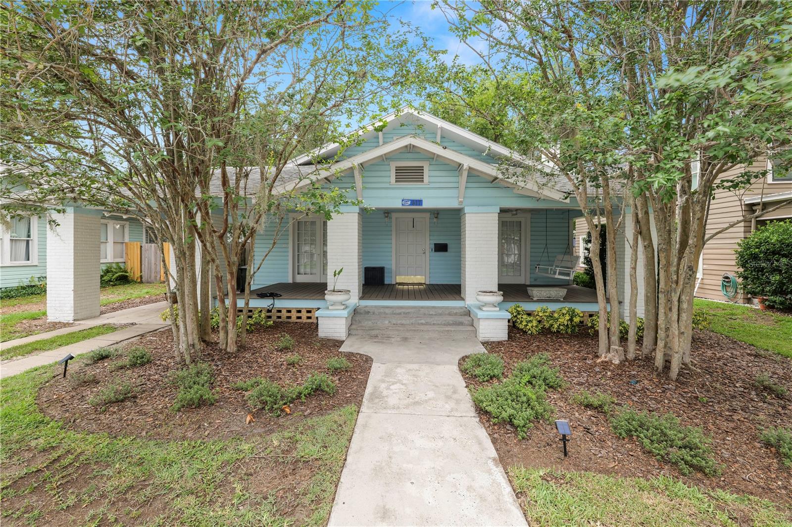 Image 2 of 42 For 817 College Avenue