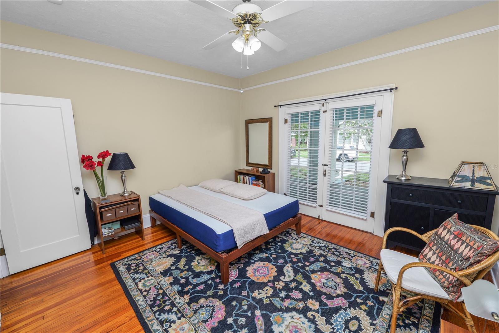 Image 21 of 42 For 817 College Avenue