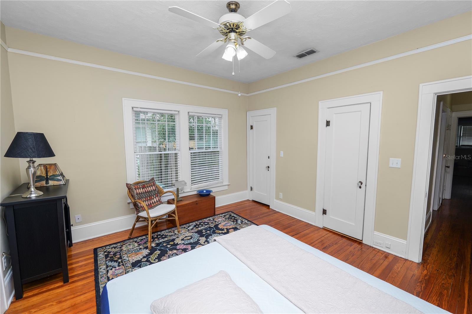 Image 22 of 42 For 817 College Avenue