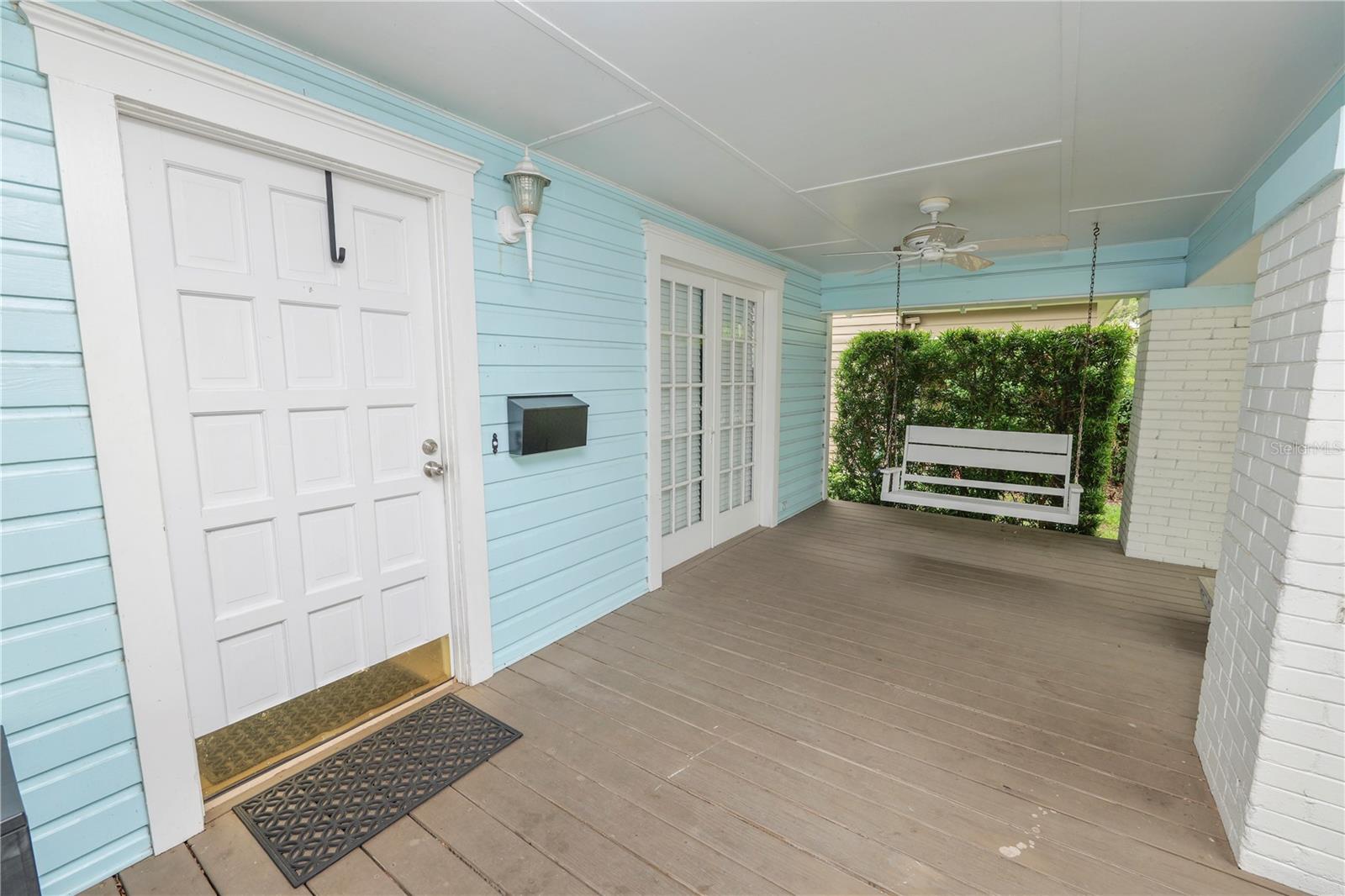 Image 4 of 42 For 817 College Avenue