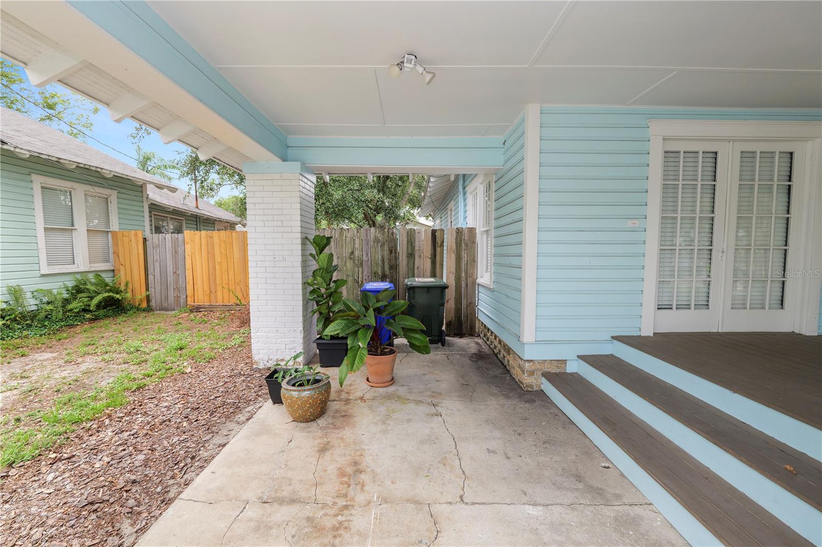 Image 40 of 42 For 817 College Avenue