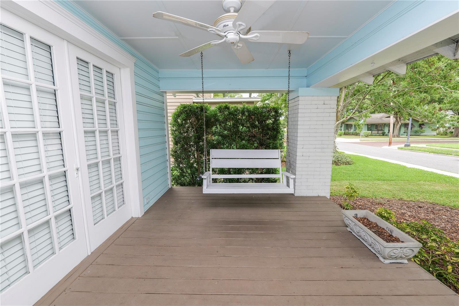 Image 6 of 42 For 817 College Avenue