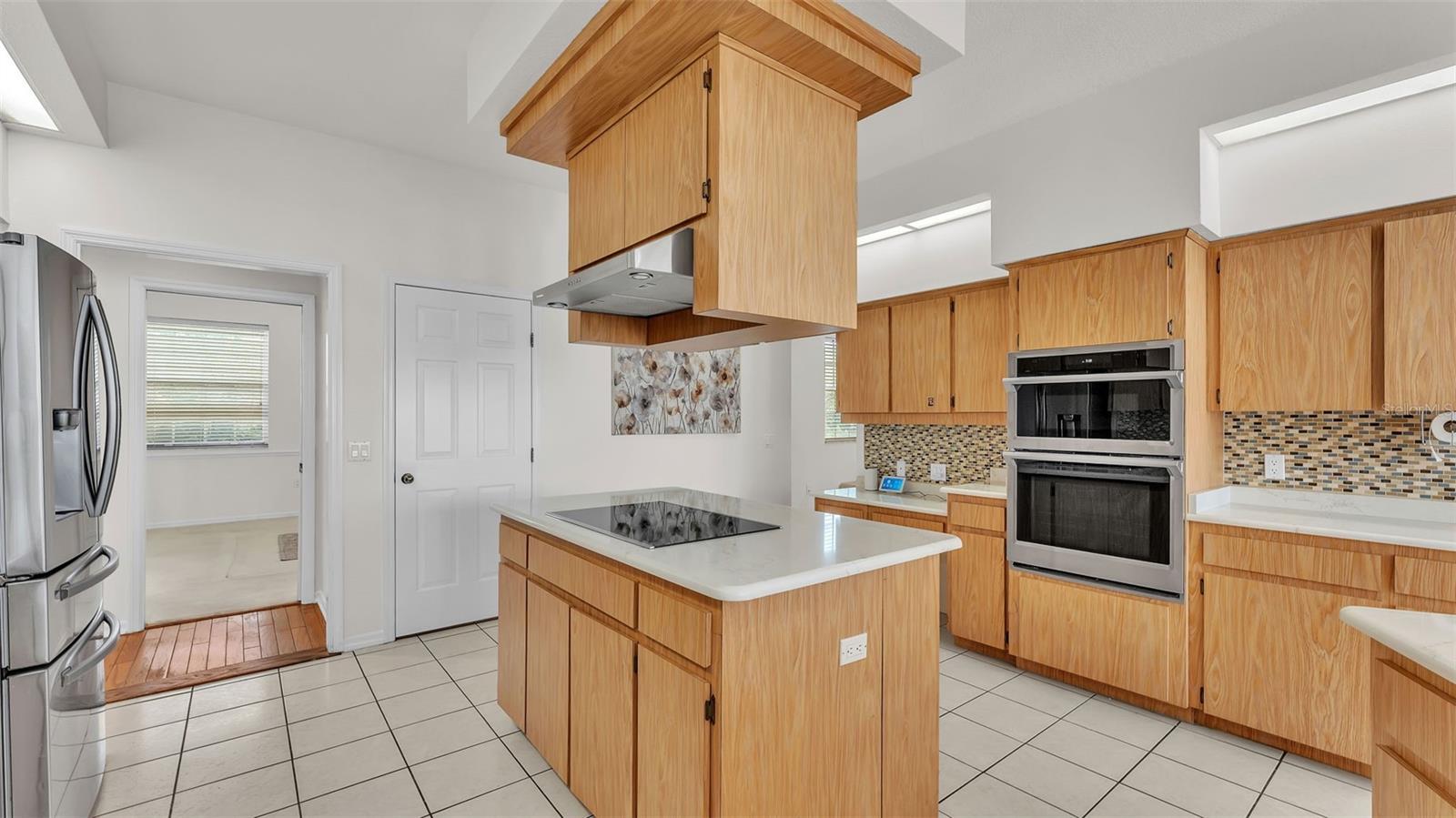 Image 18 of 90 For 6948 Hayter Drive